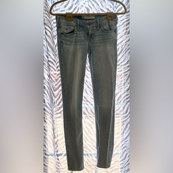 Hollister 3R light wash jeans - Picture 1 of 4